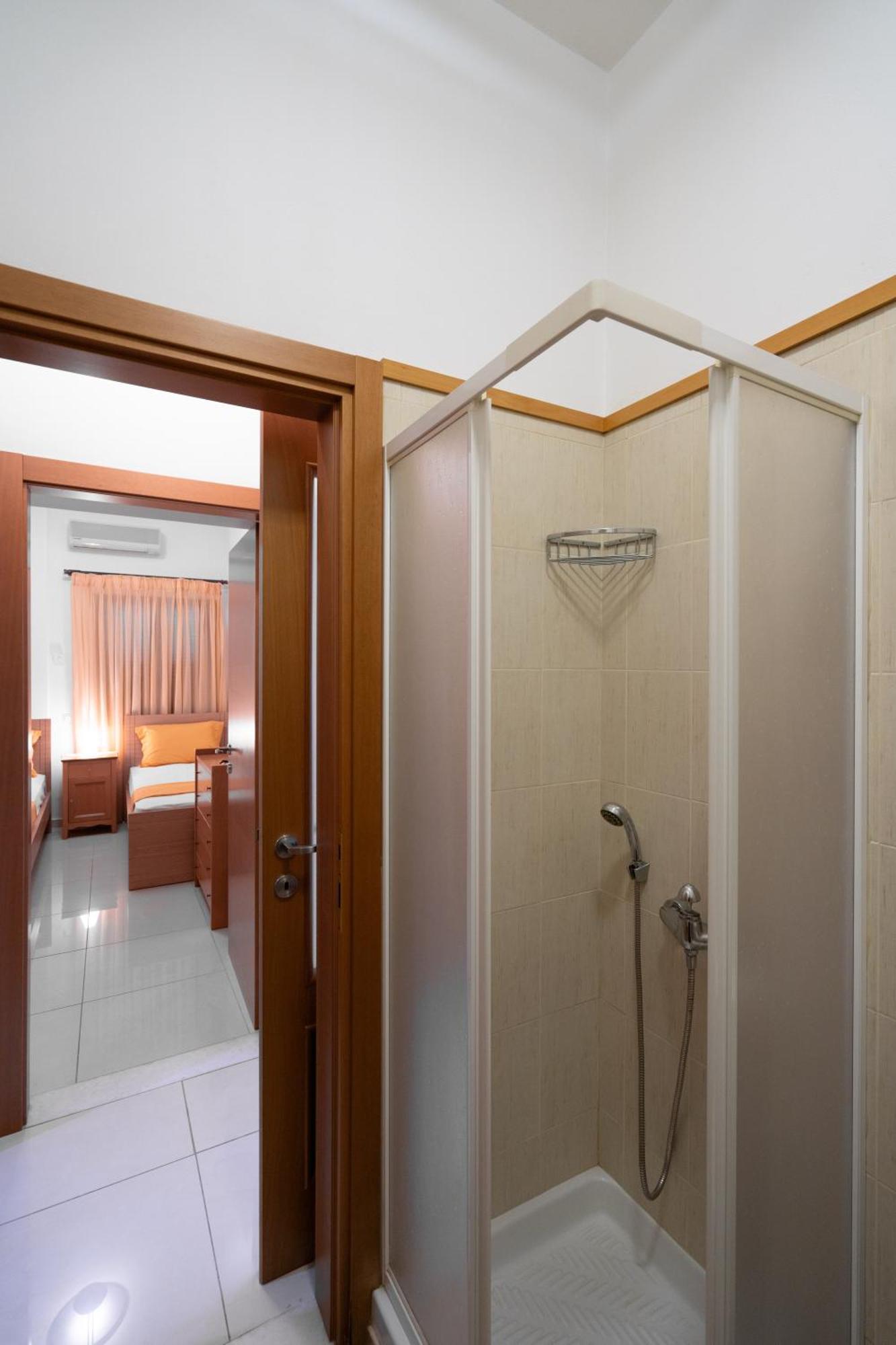 Central Seaview Heven Apartment In Fira  Exterior photo